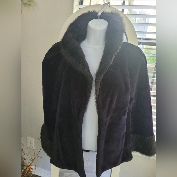 GLENOIT OS Elegant Black Faux Fur Women's Jacket - Picture 1 of 8